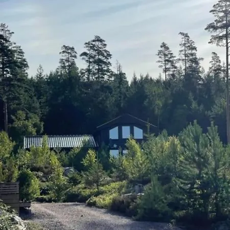 Moderne Ved Sjoen Med Badstue *