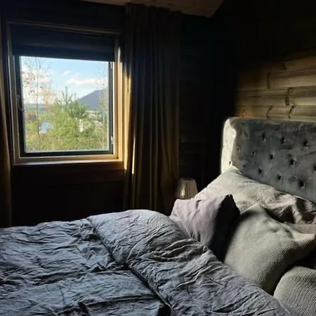 Holiday home Moderne Ved Sjoen Med Badstue