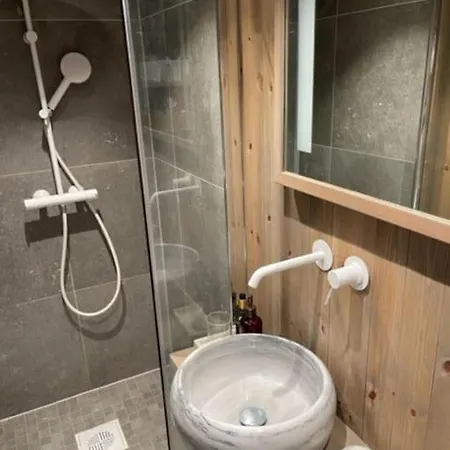 Holiday home Moderne Ved Sjoen Med Badstue *