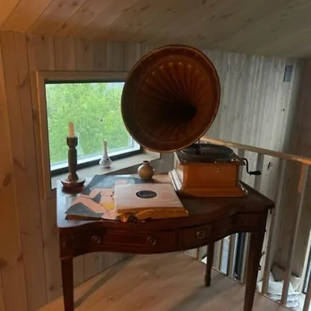 Moderne Ved Sjoen Med Badstue *