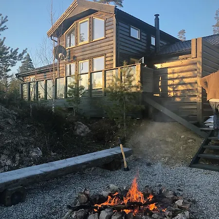 Ferienhaus Moderne Ved Sjoen Med Badstue Romskog