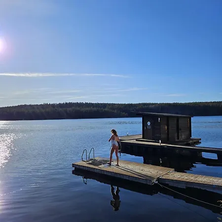 Moderne Ved Sjoen Med Badstue * Romskog