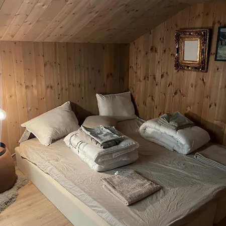 Moderne Ved Sjoen Med Badstue Ferienhaus