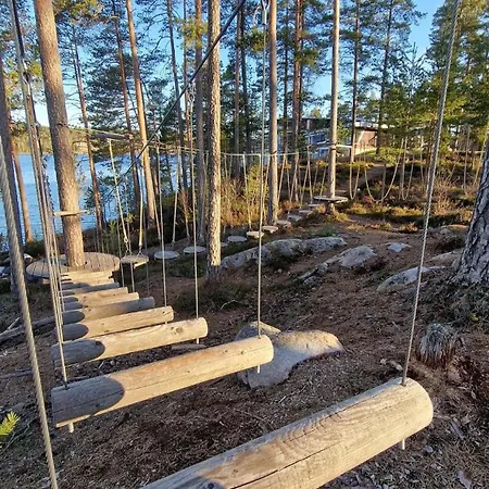 Moderne Ved Sjoen Med Badstue Romskog