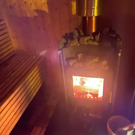 Moderne Ved Sjoen Med Badstue * Romskog